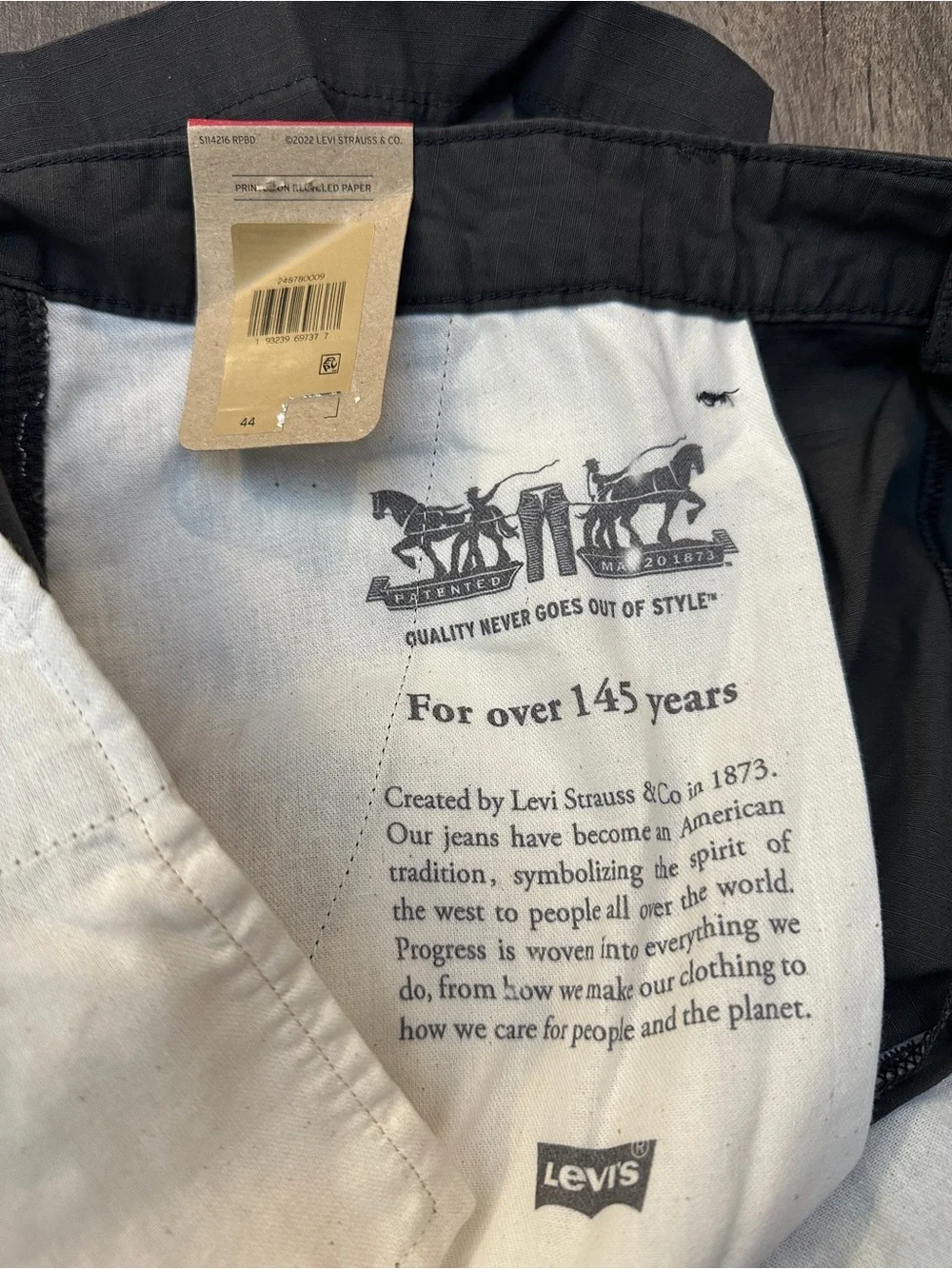 Levis Carrier Cargo 100% Cotton Shorts Men’s Size 44 Dark Gray